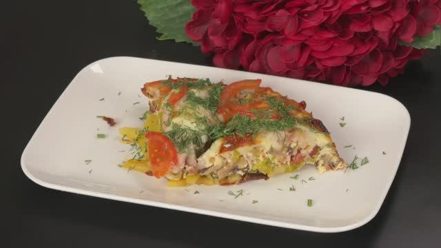 Картофельная запеканка с беконом и грибами смотреть онлайн