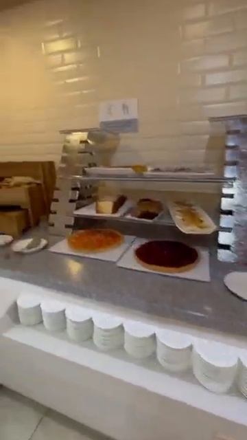 Завтрак в отеле Alean Family Biarritz, Геленджик. 6 мая 2024 смотреть онлайн