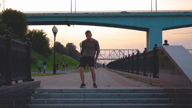 Rozhden - Рядом и вновь (Александр Коваленко choreo) смотреть онлайн