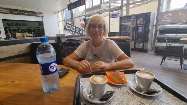 Кабо-Верде Часть 34: В кафе аэропорта перед отлётом смотреть онлайн