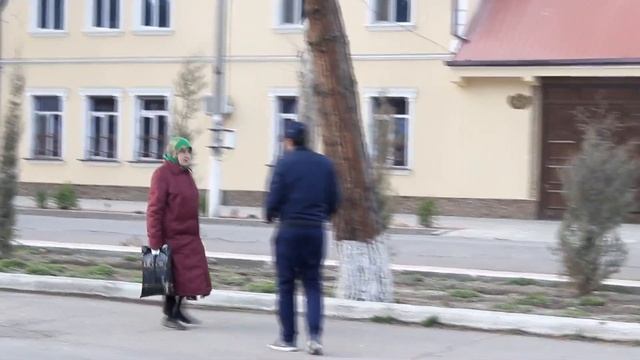 ПРАНК ДАР ХУЧАНД !! ДУХТАР МАРДХОРО БО 8-МАРТ ТАБРИК КАРД смотреть онлайн