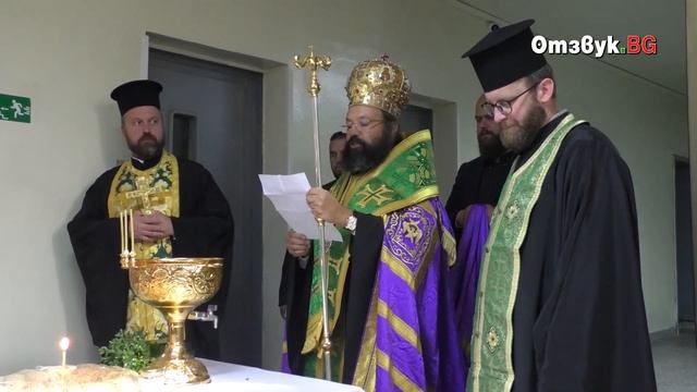 С празничен водосвет лекарите от МБАЛ – Смолян, отбелязаха професионалния си празник смотреть онлайн