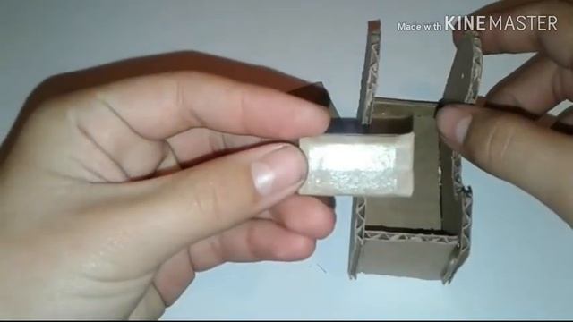 КАК СДЕЛАТЬ ДИСПЕНСЕР ДЛЯ СКОТЧА ИЗ КАРТОНА смотреть онлайн