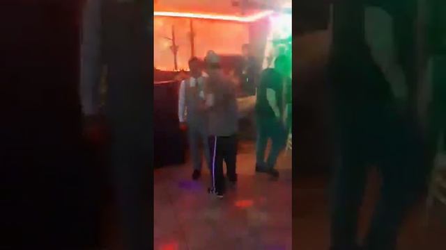 СУРУДИ МОДАР ДАР КАФЕ ШОМИ ТОҶИКИСТОН ШАҲРИ МОСКВА ДАР ИЧРОИ УСТОД ХАЙРИДДИН БОЗОР ТАМОШО ВА ОБУНА смотреть онлайн