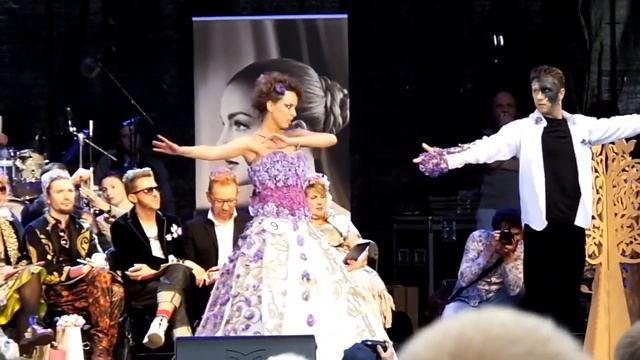 Армянская участница Бала Цветов - Дни Старого Города в Таллинне (2015) смотреть онлайн