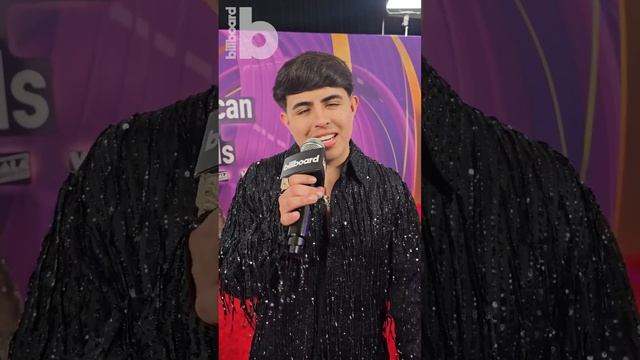 Oscar Maydon habla sobre trabajar con Becky G y Natanael Cano | Latin American Music Awards 2024 смотреть онлайн
