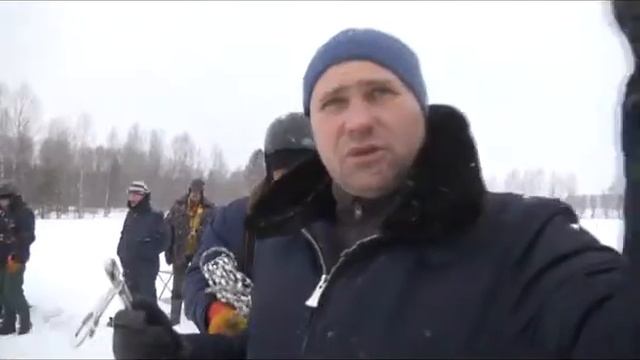 В Ухте пожарные-десантники отрабатывают действия по ликвидации лесных пожаров смотреть онлайн