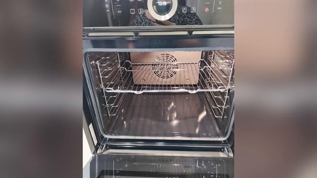 Духовой шкаф Bosch HBG635BB1