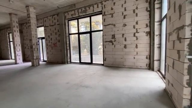 Предлагается в аренду просторное и светлое коммерческое помещение в туристической части Ялты смотреть онлайн