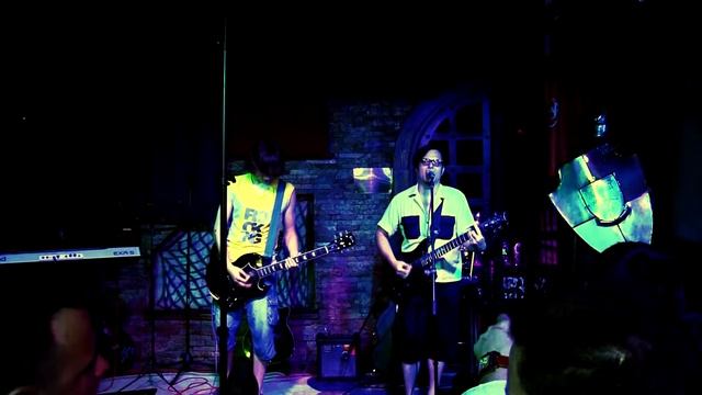 Тёмка-Слесарь feat. Олег Антоненков - Может быть так (Арт-Кафе "Арсенал") смотреть онлайн