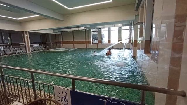 Обзор #Бассейн #гидромассаж #аквапарк в отеле #Акваград #Сочи смотреть онлайн