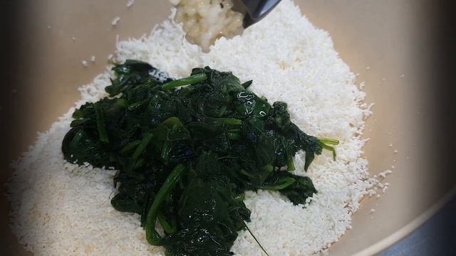 Куриное филе, запечённое с творогом и шпинатом. смотреть онлайн