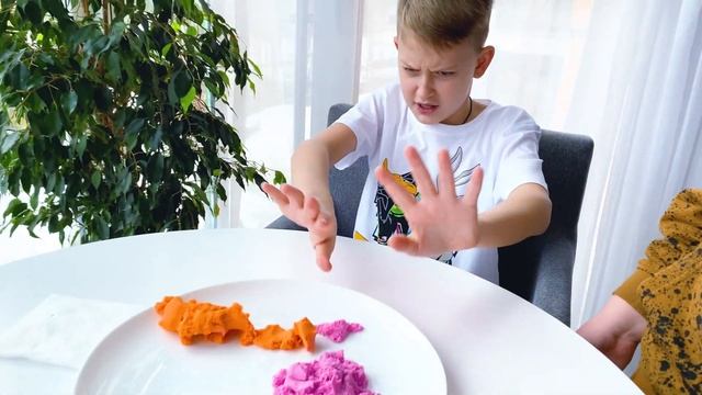#pretendplay #littlemisssofia #misssofia Мисс София открыла ресторан! смотреть онлайн