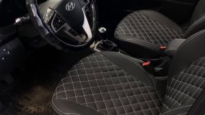 Hyundai Solaris 1. Авточехлы + перетяжка подлокотника + перетяжка дверных карт