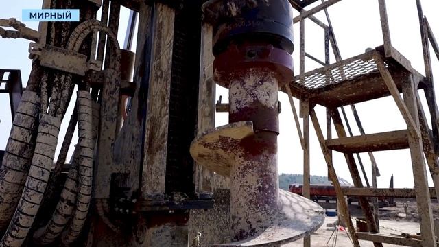 Когда вернут горячую воду и легко ли в Мирном угнать велосипед? | Итоговая «Панорама» 17.08.2024 смотреть онлайн