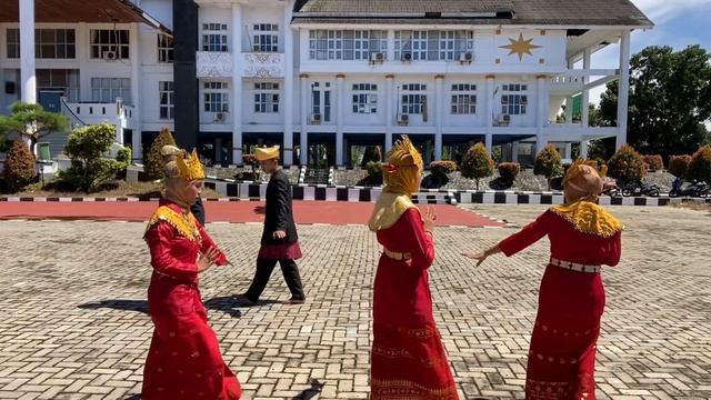 Tari Cindai Melayu // XI IPA 5 // SMA 1 MUKOMUKO смотреть онлайн