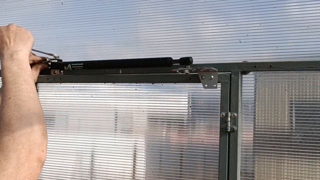 Установка Автопроветривателя Vent-L на дверь или форточку , открывающиеся внутрь смотреть онлайн