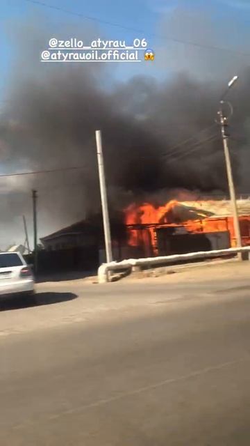В Атырау полностью сгорело кафе-3 смотреть онлайн