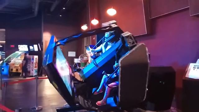 Илона и Крина на 3D атракцеоне. смотреть онлайн