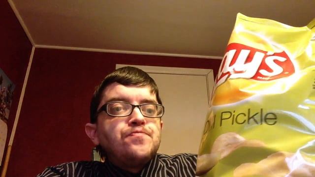 Review: LAY'S Dill Pickle Flavored Potato Chips смотреть онлайн