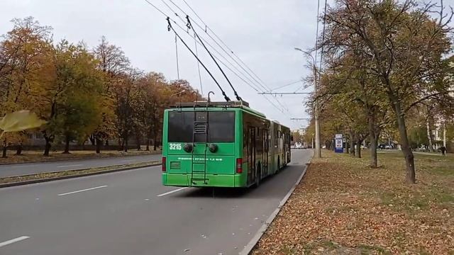 Троллейбус ЛАЗ Е301d "3215" (24 маршрут), движется по юбилейному проспекту (г. Харьков) смотреть онлайн