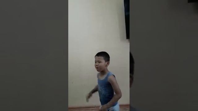 Танцор Диско Нурислам.2019 г.Караганда Майкудук. смотреть онлайн