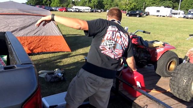 Сплю в палатке впервые в жизни! смотреть онлайн