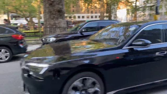 London walk #2 - Rolls-Royce Cullinan, BMW i7, Maybach S680 смотреть онлайн