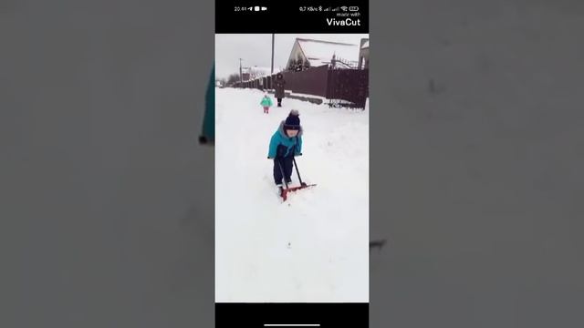 Такого прибирання снігу ручним грейдером Ви точно не бачили. Додивіться до кінця смотреть онлайн