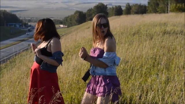 В поле!)) смотреть онлайн