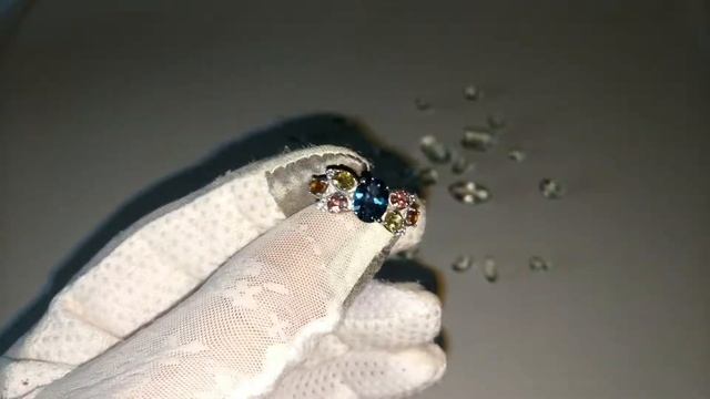 Кольцо с натуральным Лондонским Топазом (London Blue), Турмалинами и фианитами смотреть онлайн