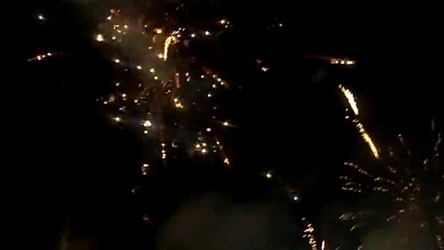 Новогодний салют 2012 в Домбае(2) смотреть онлайн