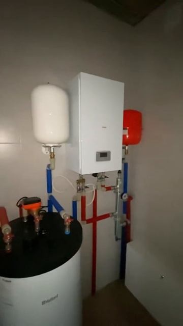 Дом с бассейном в Лесной Буче рядом с ТРЦ Avenir Plaza смотреть онлайн