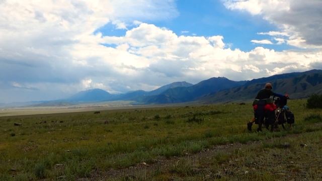 Одиночное Велопутешествие - "Прикаточка", 14 серия "Hello Mongolia!" смотреть онлайн