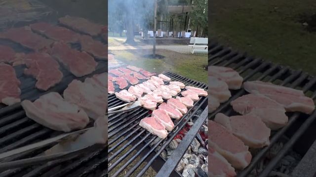 Очень вкусно шашлык в мире такой шашлык нету просто шикарный бомба #москва #россия ￼ смотреть онлайн