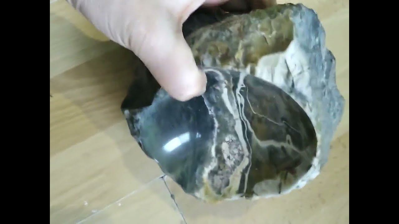 Чаша (пепельница) из яшмы