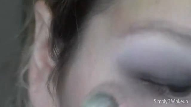 Zebra Stripe Inspired Eye Makeup смотреть онлайн