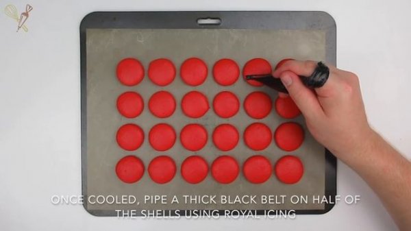 SANTA BELLY MACARONS