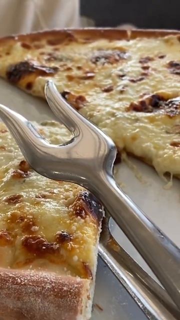 Шикарная пицца 4 сыра! смотреть онлайн