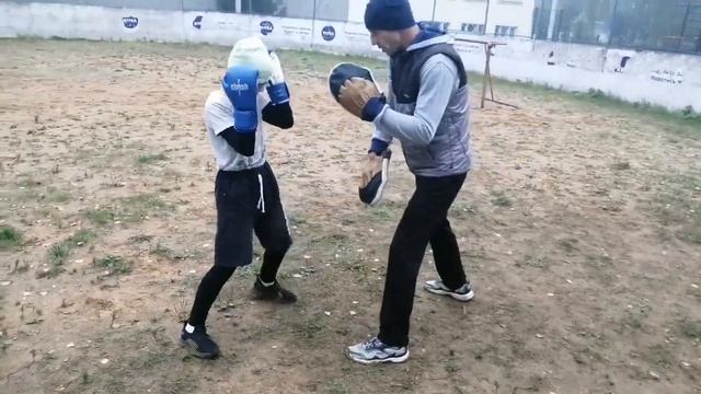 Клуб единоборств ВОИН Кострома. Работа по лапам. смотреть онлайн