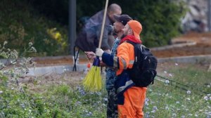 ПРИТВОРИЛСЯ новичком НА РЫБАЛКЕ! Ловил на M&Ms! Красная на ЩУКУ, Зеленая на КАРАСЯ :) Рыбаки выпали