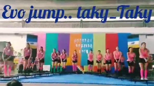 EVO JUMP -Taky taky coreografía.. Jumping fitnes смотреть онлайн