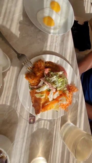 Анапа, Кристалл уют, пансионат, кафе, столовая, еда завтрак на столе смотреть онлайн