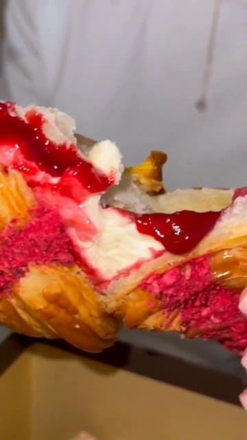 Вы точно подсядете на эту вкуснятину! 😍 #еда #москва #обзор #ресторан #кулинария #выпечка #кафе смотреть онлайн