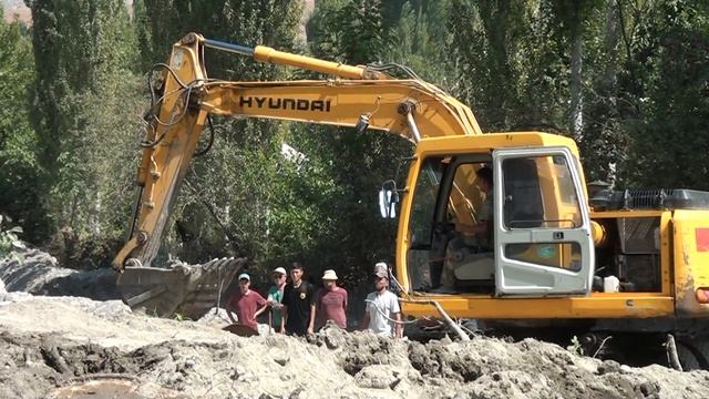 Жарматов Үмүт  50 миң сом акча  атасыга аш бербей  акчасын сууга жол оңдогону көтөрмө гайрат у-ы