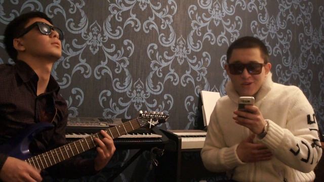 Ночное кафе - Одиноко смотреть онлайн