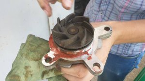 Стоит ли ставить прокладку на герметик при замене помпы или корпуса термостата.