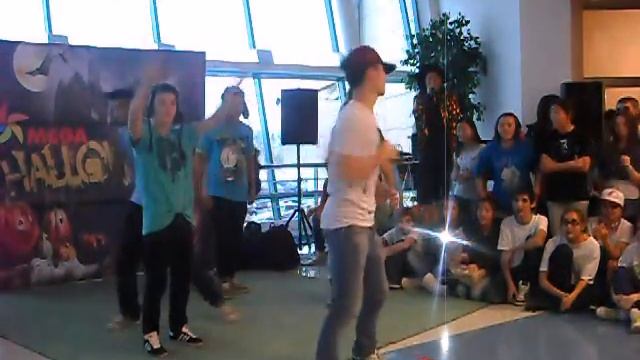 Выступление преподавателей F3 в ТЦ "Mega" Astana смотреть онлайн