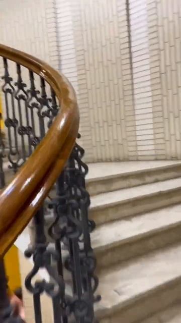 Библиотека в Будапеште😳Такого вы еще не видели!) #будапешт #travel #shorts смотреть онлайн