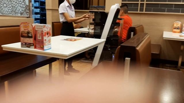 #robot #travel #food waiter Японское кафе смотреть онлайн